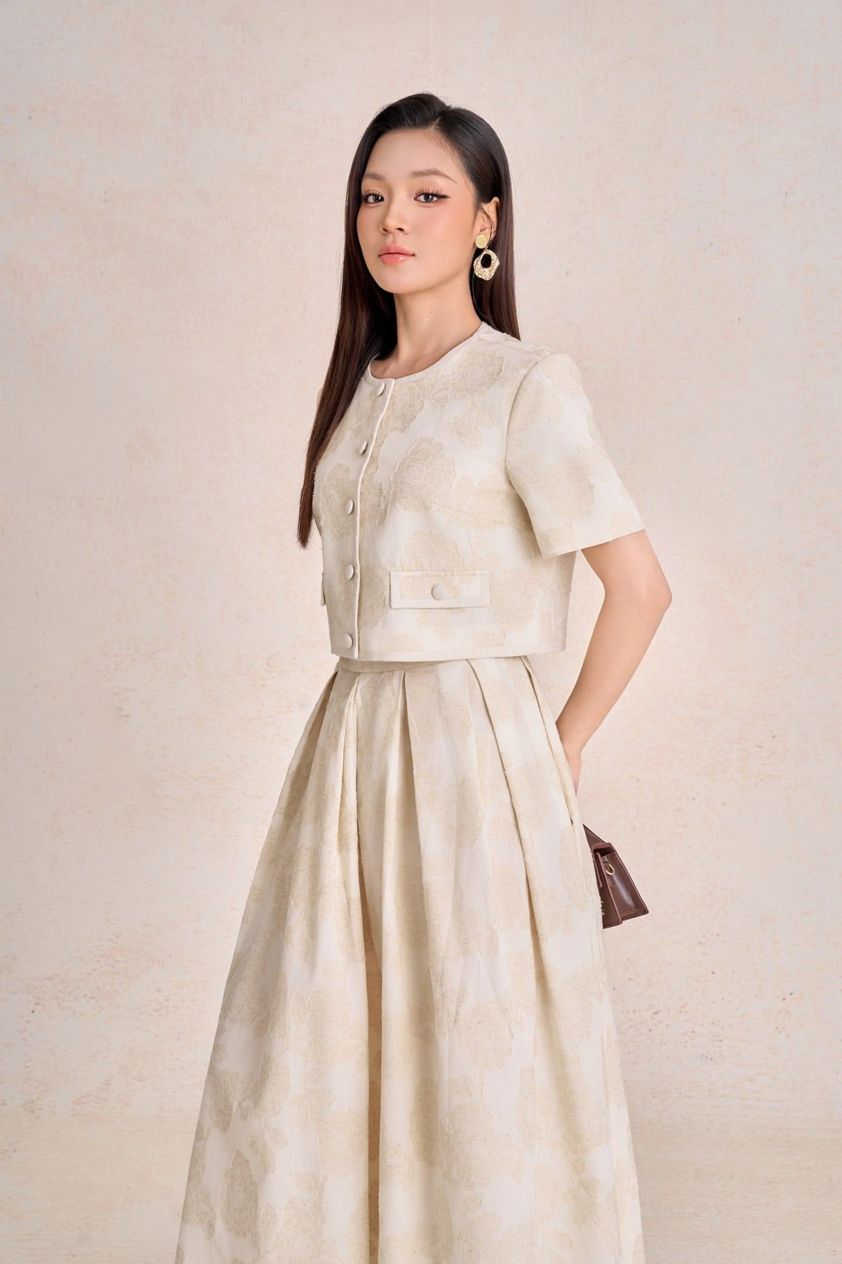 BAK13682 - Áo sơ mi kiểu công sở vải linen dáng croptop cổ tròn tay cộc thân áo phối khuy bọc thời trang - PANTIO