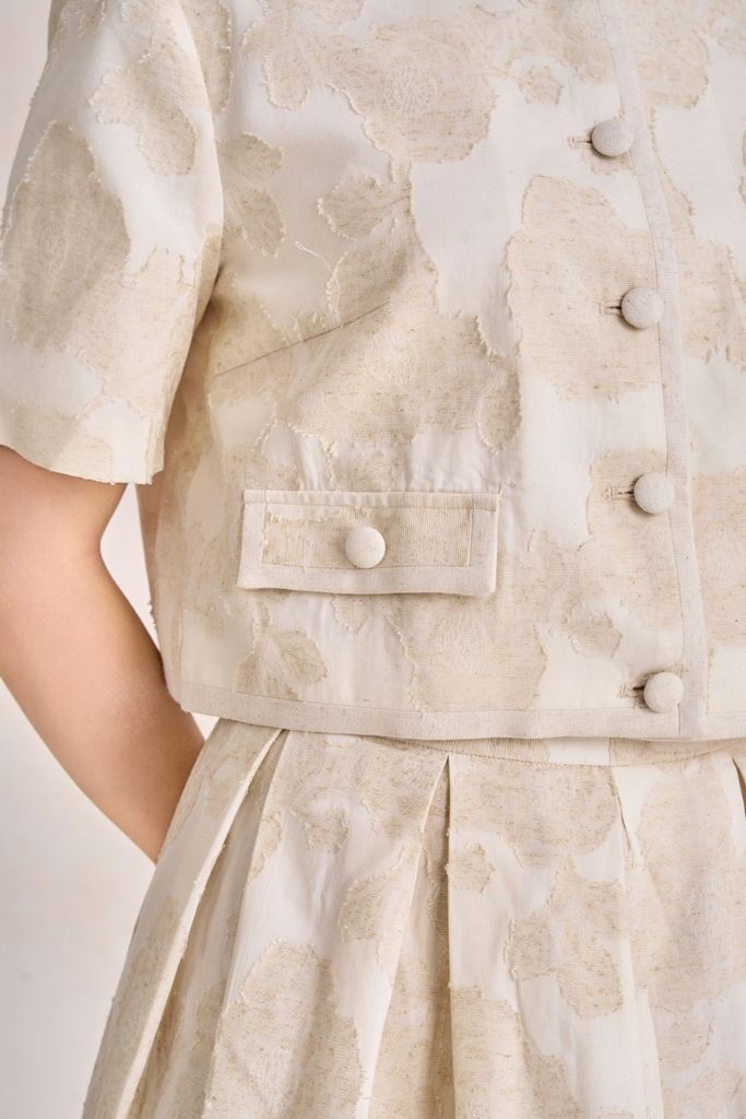 BAK13682 - Áo sơ mi kiểu công sở vải linen dáng croptop cổ tròn tay cộc thân áo phối khuy bọc thời trang - PANTIO