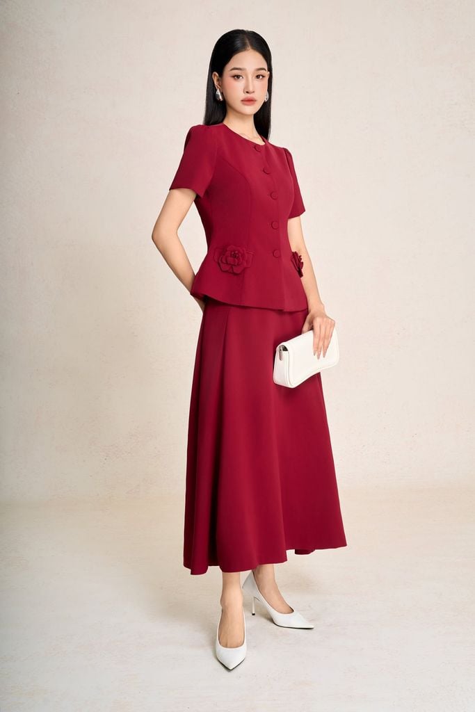BAD13658 - Áo kiểu công sở vải tuytsi dáng peplum cổ tròn tay cộc thân áo phối khuy bọc đính hoa tạo kiểu - PANTIO