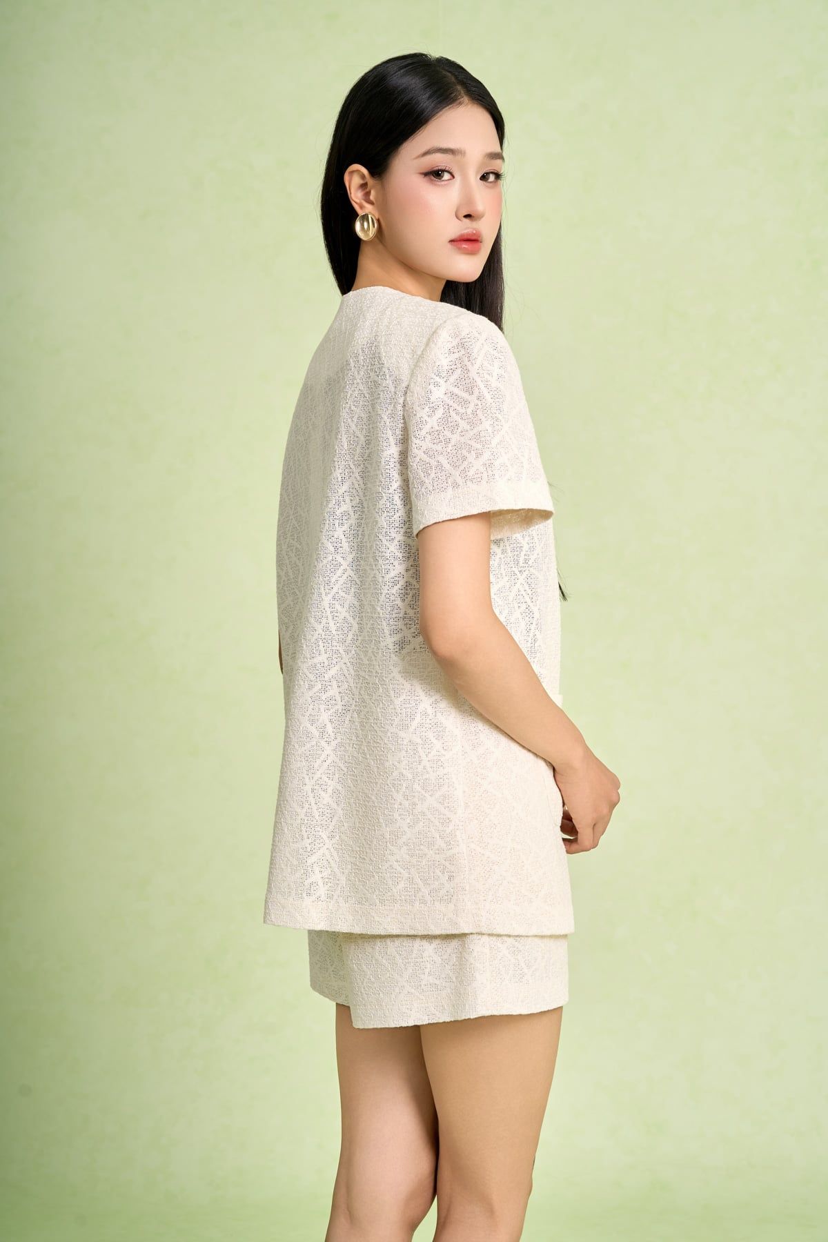 BQN13675 - Quần short vải ren lưới dáng suông khoá thân trước phối khuy đá thời trang - PANTIO