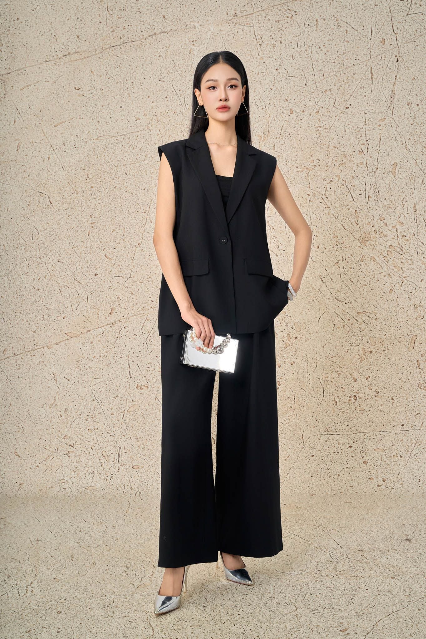 BAD33423 - Áo kiểu công sở vải thô dáng gile cổ xẻ V hai ve thời trang thân áo đính nắp túi ốp tạo kiểu - PANTIO