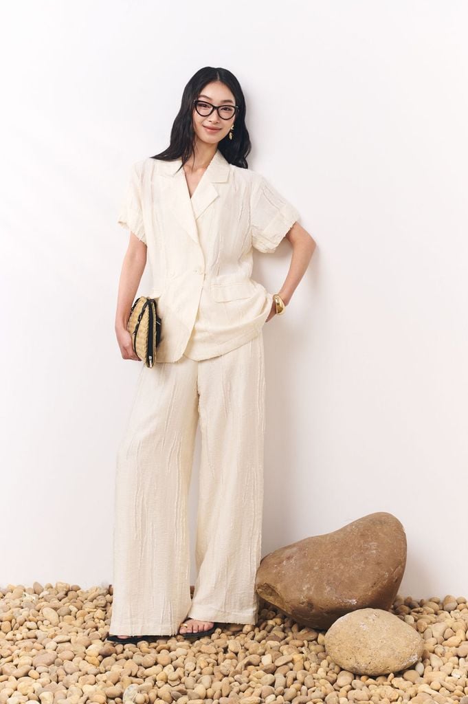 BAD33727 - Áo vest công sở vải tơ dáng suông cổ hai ve tay cộc thân áo có túi tạo kiểu - PANTIO
