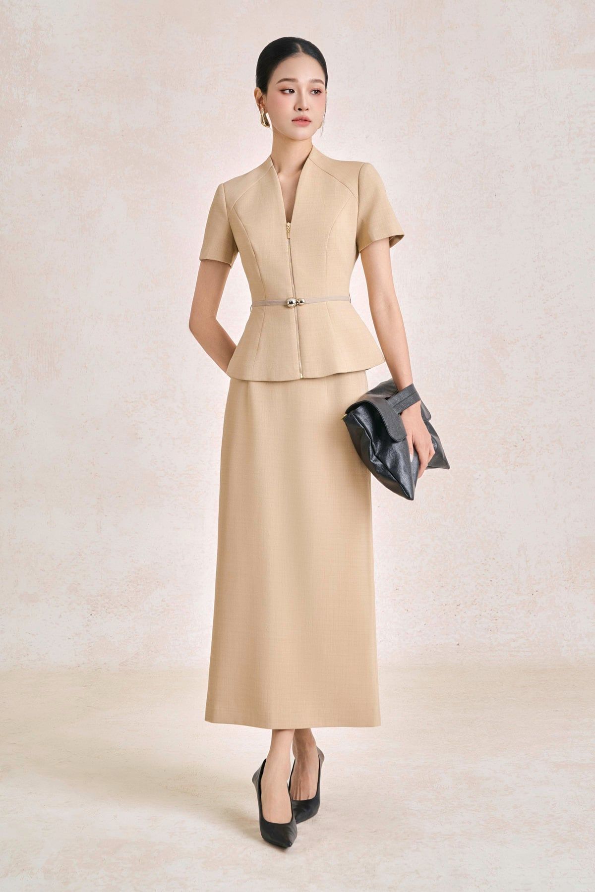 BAD33783 - Áo kiểu công sở vải thô dáng peplum cổ xẻ V tay cộc thân áo phối khoá kim loại kèm dây lưung tạo kiểu - tỷ lệ kèo 8899