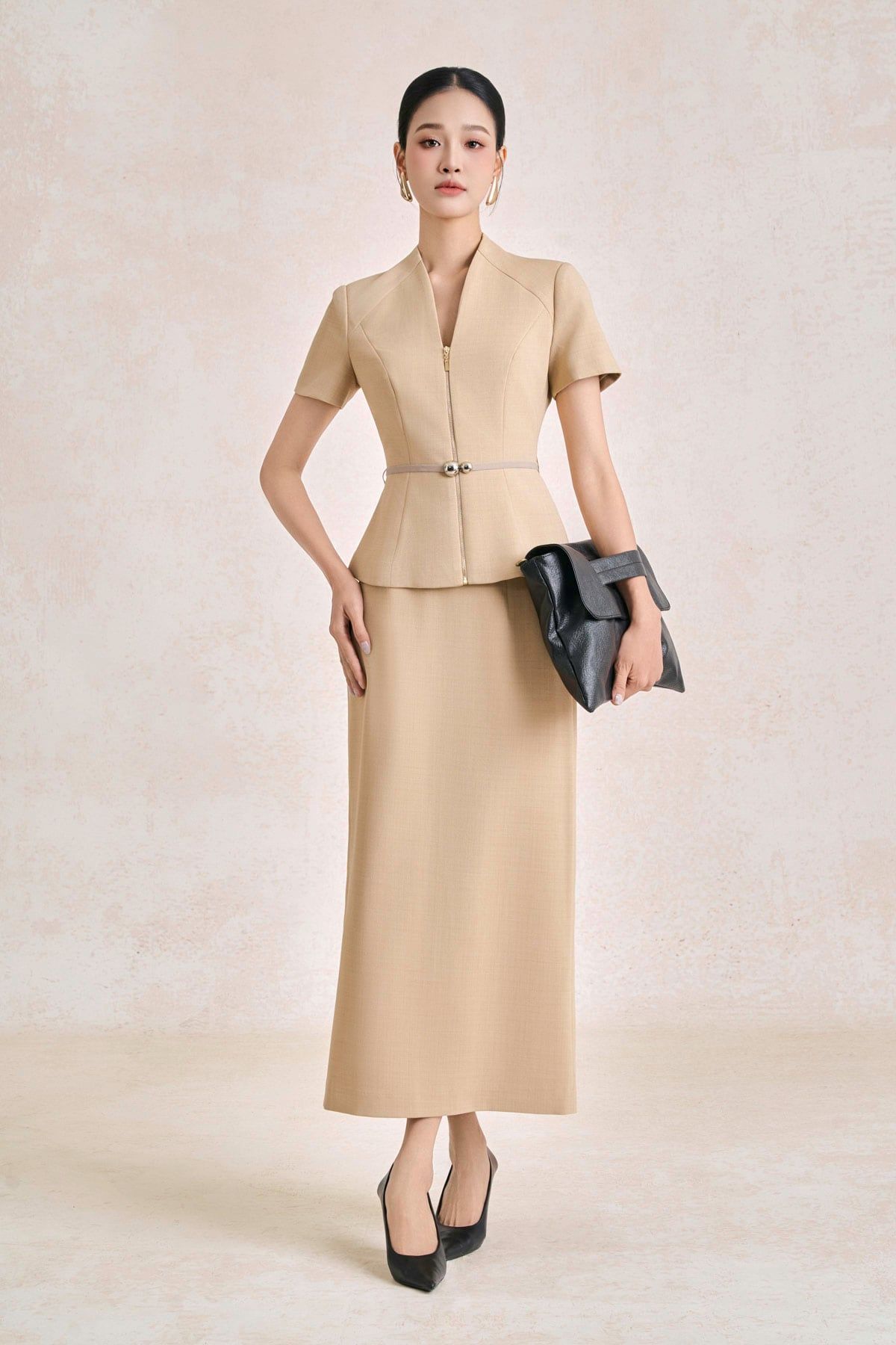 BAD33783 - Áo kiểu công sở vải thô dáng peplum cổ xẻ V tay cộc thân áo phối khoá kim loại kèm dây lưung tạo kiểu - tỷ lệ kèo 8899