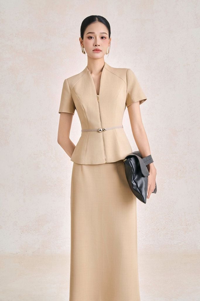 BAD33783 - Áo kiểu công sở vải thô dáng peplum cổ xẻ V tay cộc thân áo phối khoá kim loại kèm dây lưung tạo kiểu - tỷ lệ kèo 8899