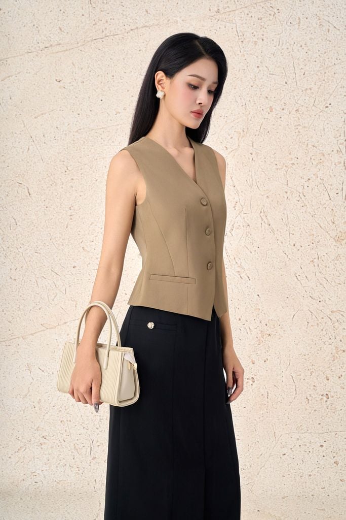 BAD73181 - Áo kiểu gile công sở vải thô dáng ôm cổ xẻ V cài khuy thân trước - PANTIO