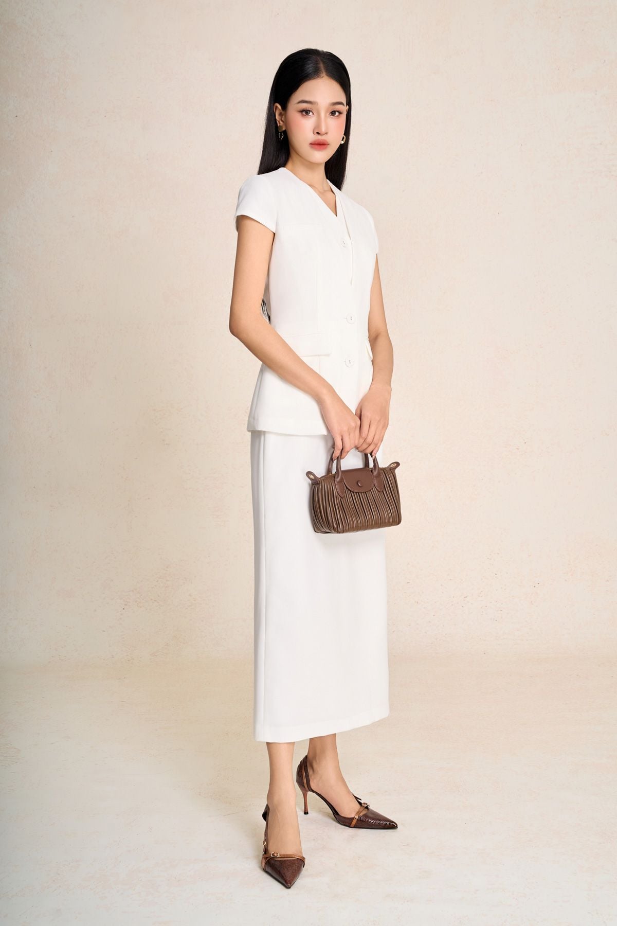 BAD73575 - Áo kiểu công sở vải phi cát dáng peplum cổ V tay chờm thân áo phối khuy bọc có túi ốp tạo kiểu - PANTIO