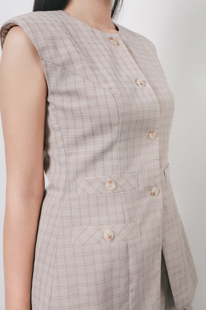 BAD73580 - Áo kiểu công sở vải thô mỏng dáng ôm cổ tròn không tay có đệm vai thân áo có túi thời trang cài khuy thân trước - PANTIO