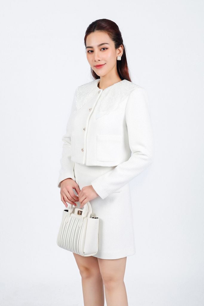 BAD93186 - Áo Denim công sở vải dạ dáng lửng cổ tròn phối viền ren có túi áo thân trước đính khuy đá cao cấp - PANTIO