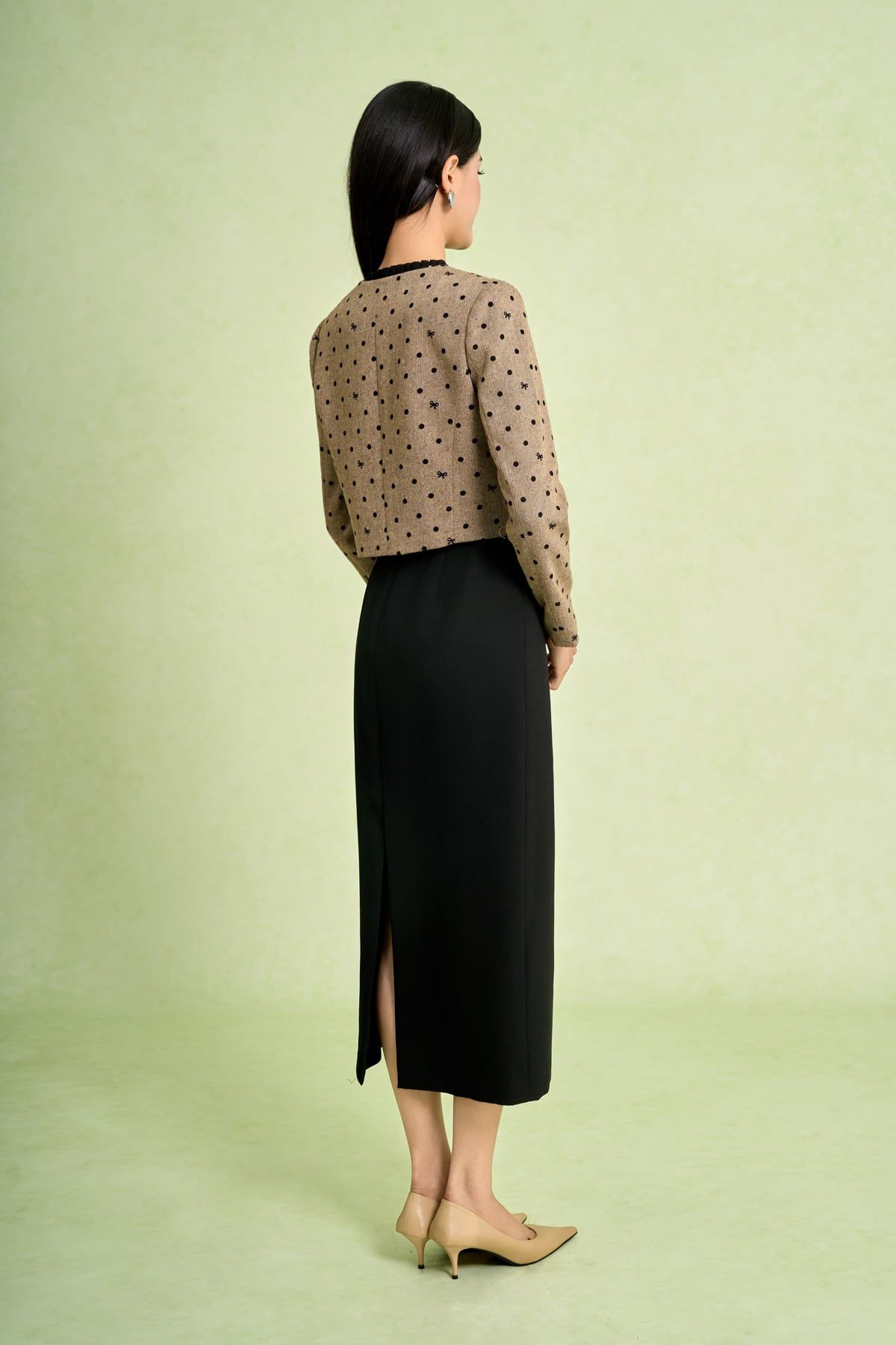 BAD93606 - Áo khoác kiểu công sở vải thô dáng ngắn cổ tròn tay dài thân áo đính nơ tạo kiểu - PANTIO