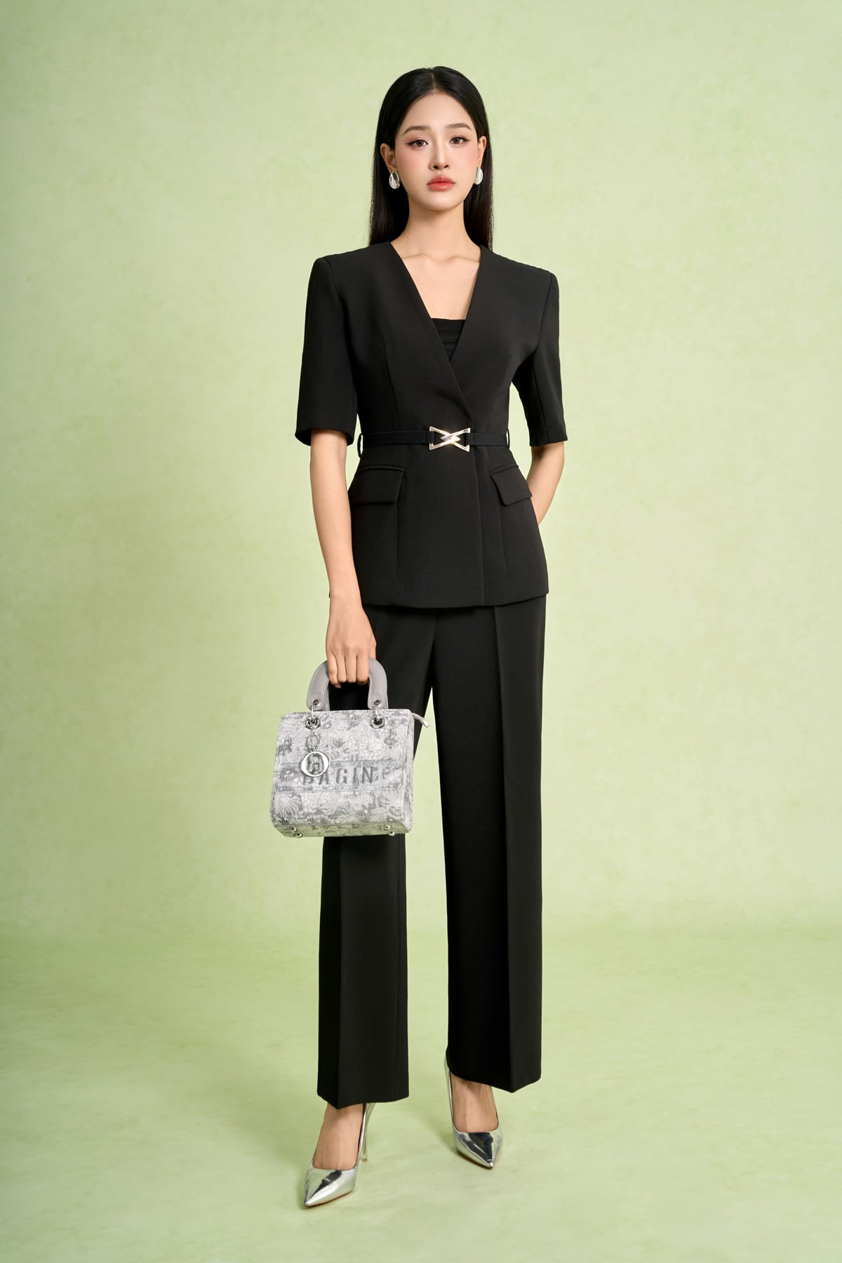 BAD93629 - Áo vest công sở vải thô dáng suông cổ xẻ V tay cộc thân áo đính nắp túi ốp tạo kiểu kèm dây đai co giãn - PANTIO