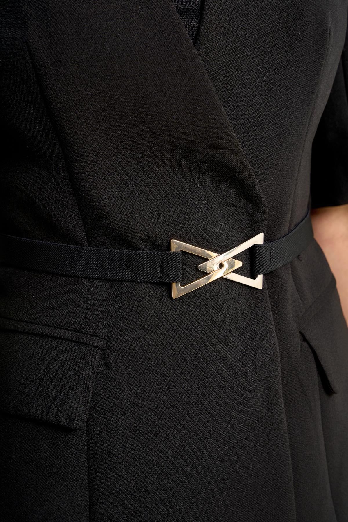 BAD93629 - Áo vest công sở vải thô dáng suông cổ xẻ V tay cộc thân áo đính nắp túi ốp tạo kiểu kèm dây đai co giãn - PANTIO