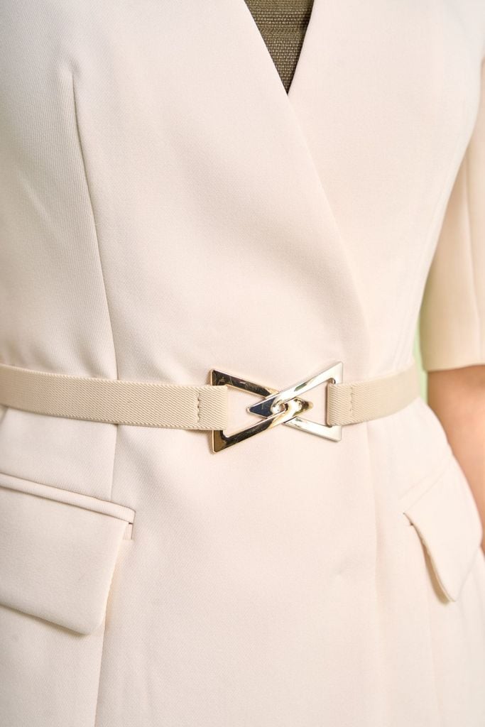 BAD93629 - Áo vest công sở vải thô dáng suông cổ xẻ V tay cộc thân áo đính nắp túi ốp tạo kiểu kèm dây đai co giãn - PANTIO