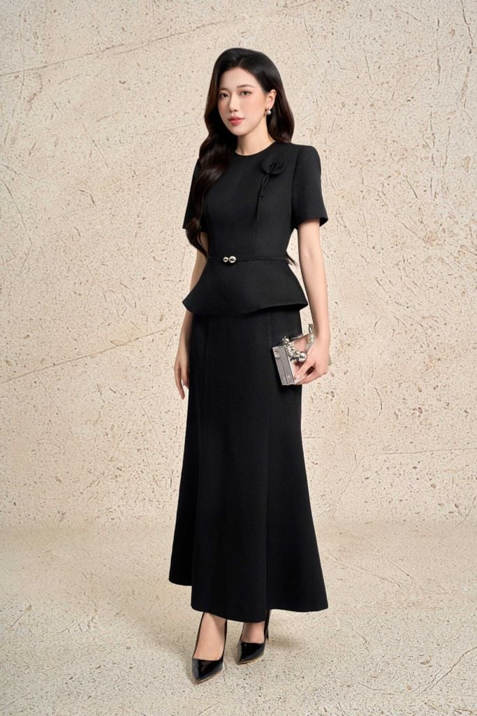 BAD93641 - Áo kiểu công sở vải thô dày dáng peplum cổ tròn tay phồng nhẹ ngực áo đính hoa kèm dây đai tạo kiểu - PANTIO