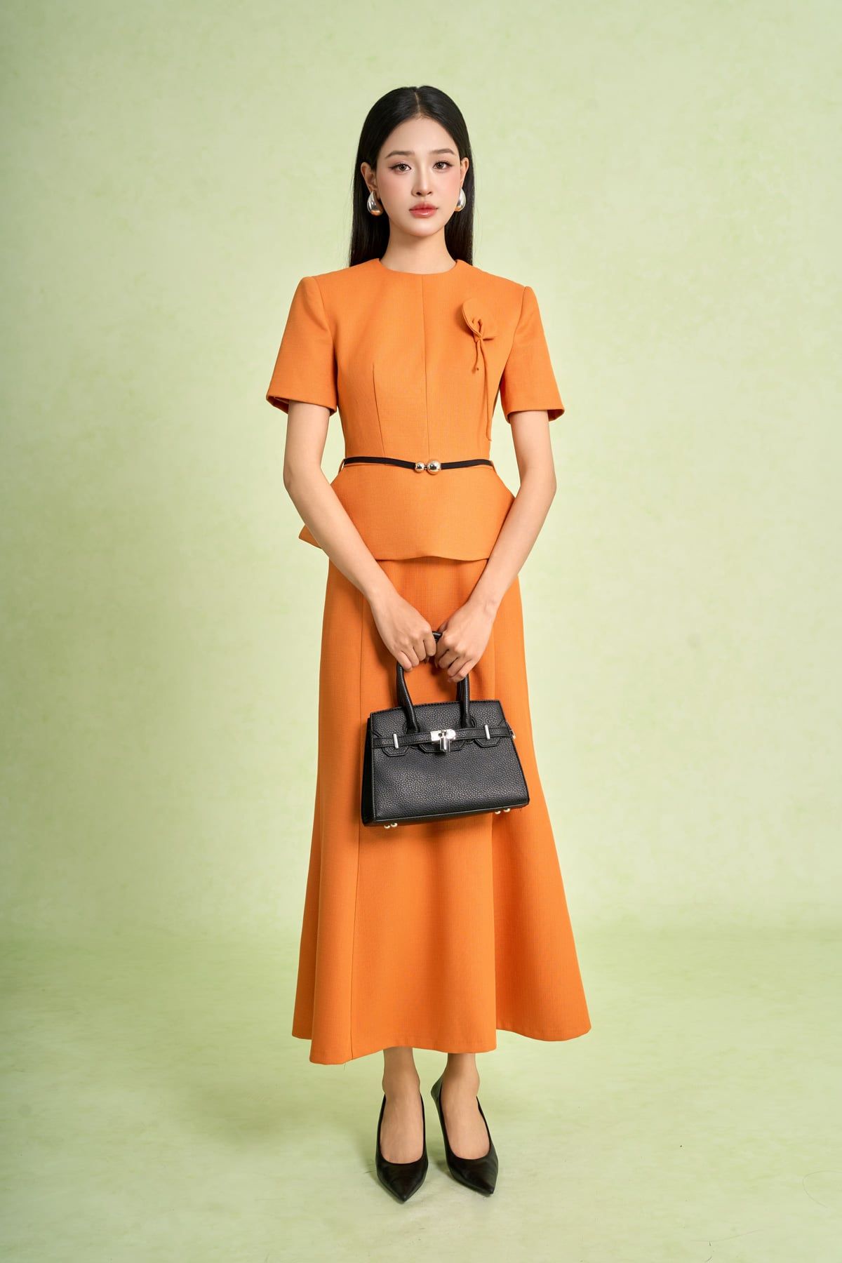 BAD93641 - Áo kiểu công sở vải thô dày dáng peplum cổ tròn tay phồng nhẹ ngực áo đính hoa kèm dây đai tạo kiểu - PANTIO