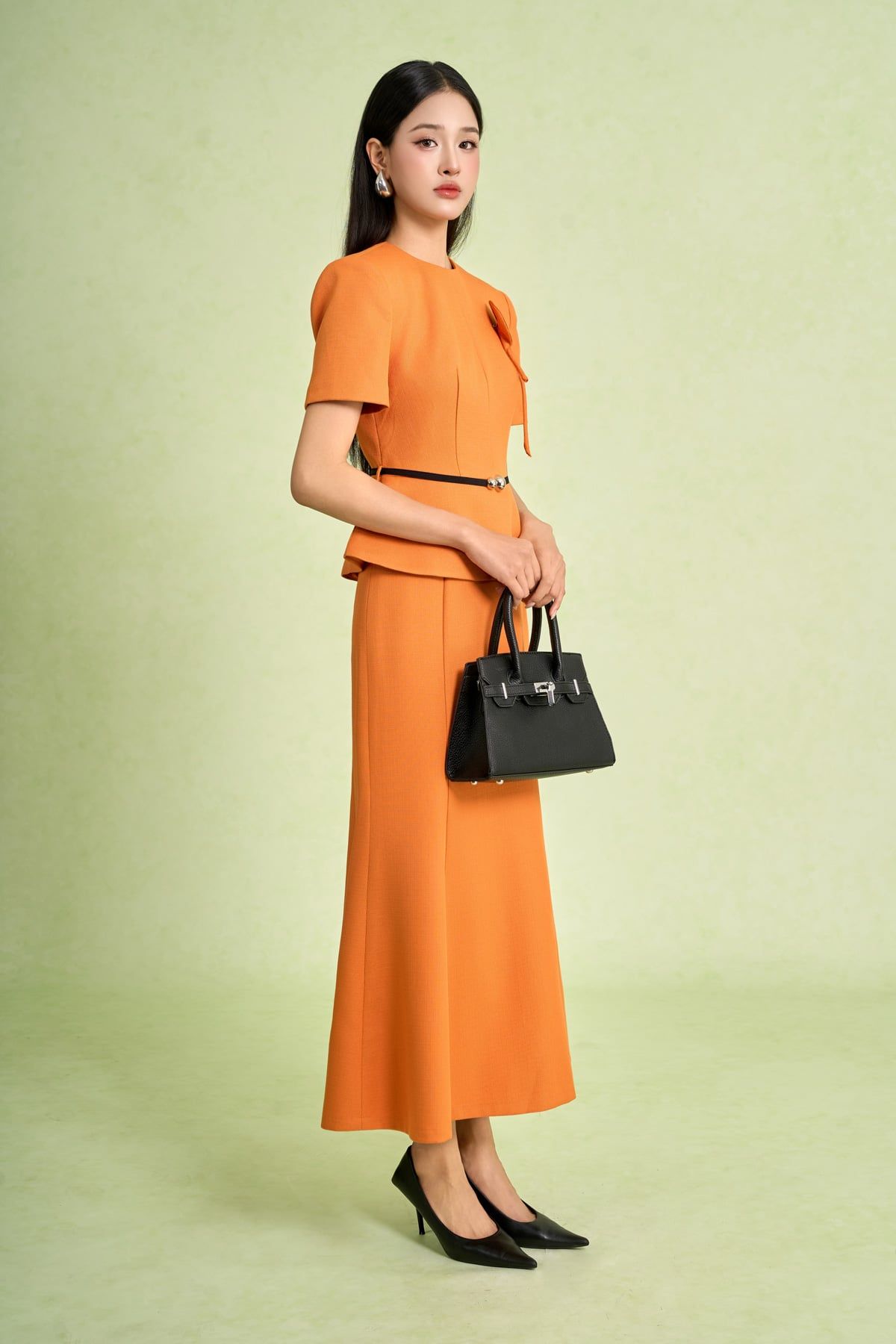 BAD93641 - Áo kiểu công sở vải thô dày dáng peplum cổ tròn tay phồng nhẹ ngực áo đính hoa kèm dây đai tạo kiểu - PANTIO