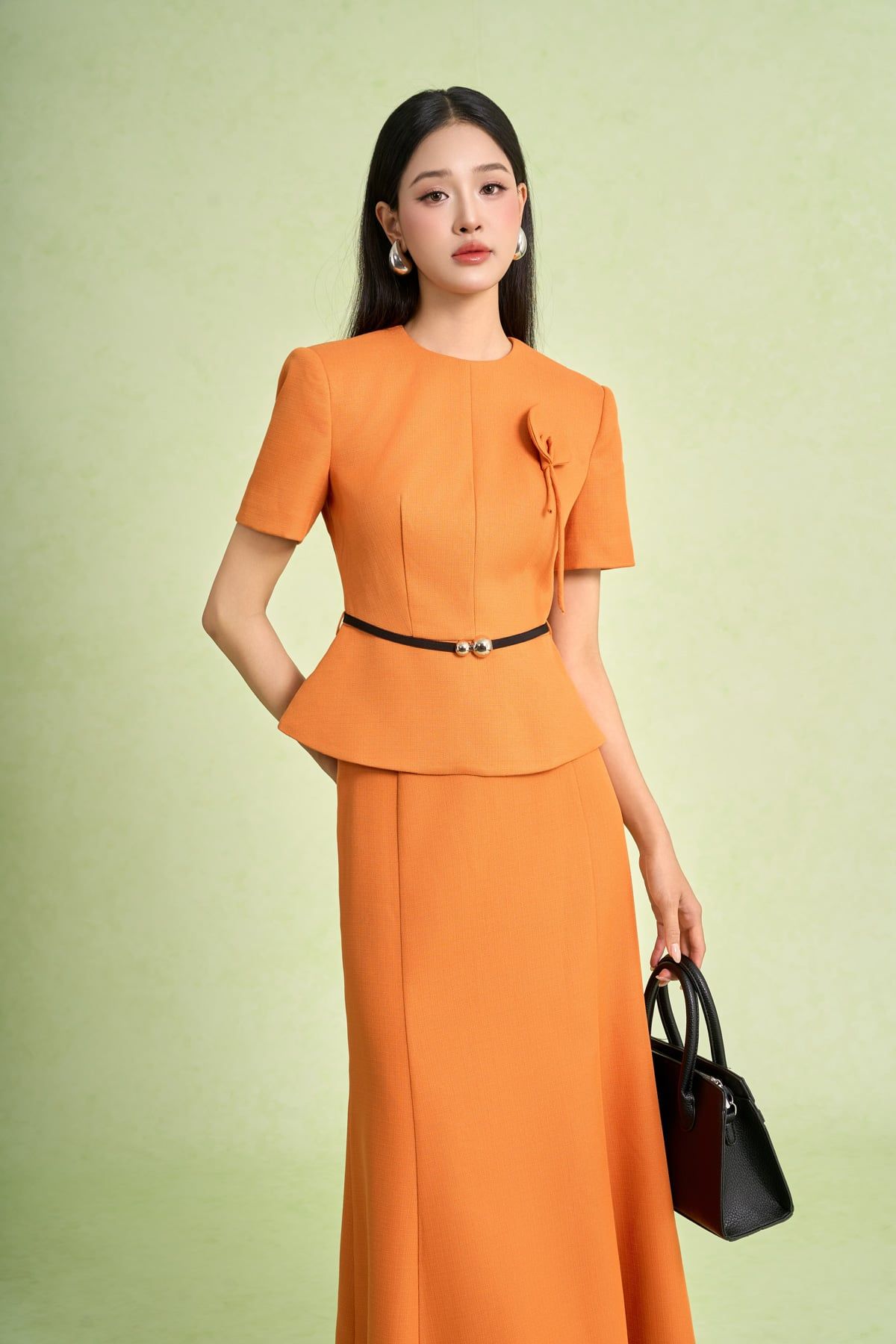 BAD93641 - Áo kiểu công sở vải thô dày dáng peplum cổ tròn tay phồng nhẹ ngực áo đính hoa kèm dây đai tạo kiểu - PANTIO