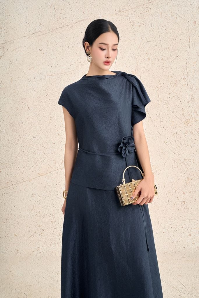 BAK13656 - Áo kiểu công sở vải tơ dáng suông cổ cao tay cánh tiên eo phối dây đai hoa tạo kiểu - PANTIO