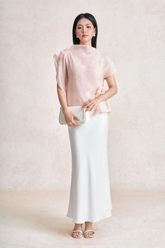 BAK13657 - Áo kiểu công sở vải tơ dáng suông cổ kiểu thân áo cách điệu kèm hoa 3D tạo kiểu - tỷ lệ kèo 8899