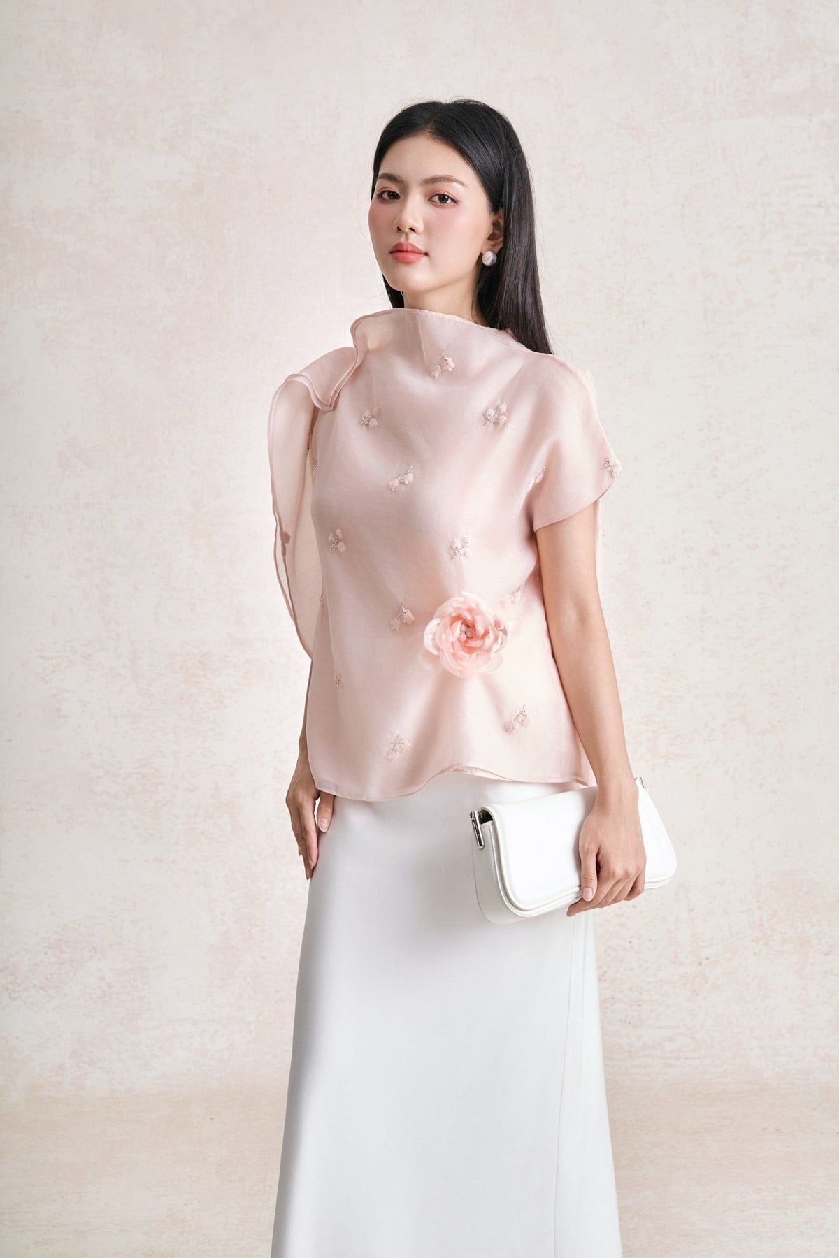 BAK13657 - Áo kiểu công sở vải tơ dáng suông cổ kiểu thân áo cách điệu kèm hoa 3D tạo kiểu - tỷ lệ kèo 8899