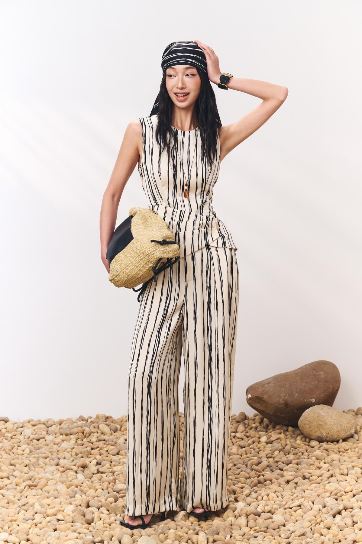 BAK13665 - Áo kiểu công sở vải lụa tằm dáng peplum cổ tròn không tay thân áo phối vạt lệch tạo kiểu khoá thân sau - PANTIO