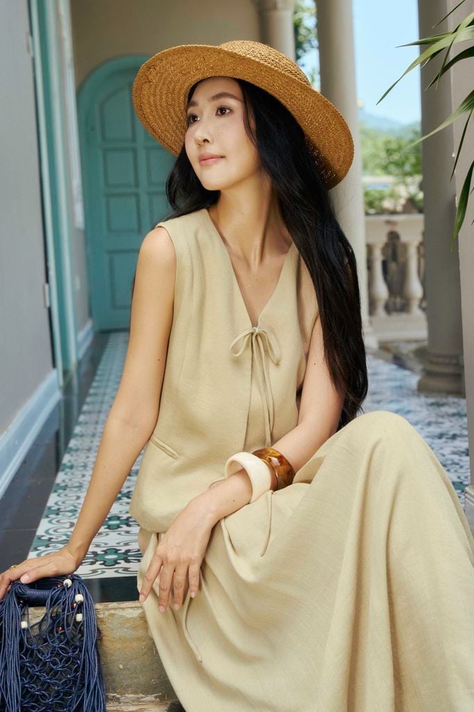 BAK13678 - Áo kiểu dạo phố vải thô đũi dáng ngắng cổ xẻ V thân áo đính nơ tạo kiểu - PANTIO