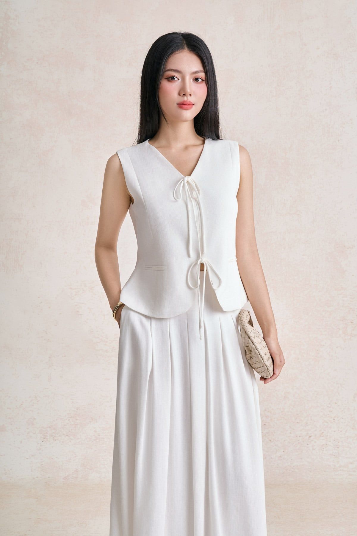 BAK13678 - Áo kiểu dạo phố vải thô đũi dáng ngắng cổ xẻ V thân áo đính nơ tạo kiểu - tỷ lệ kèo 8899