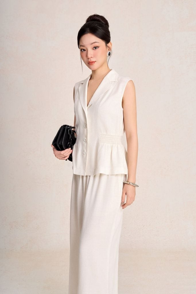 BAK13699 - Áo kiểu công sở vải thô đũi dáng ôm cổ xẻ V thân áo đính khuy bọc eo phối chun ôm tạo kiểu - PANTIO