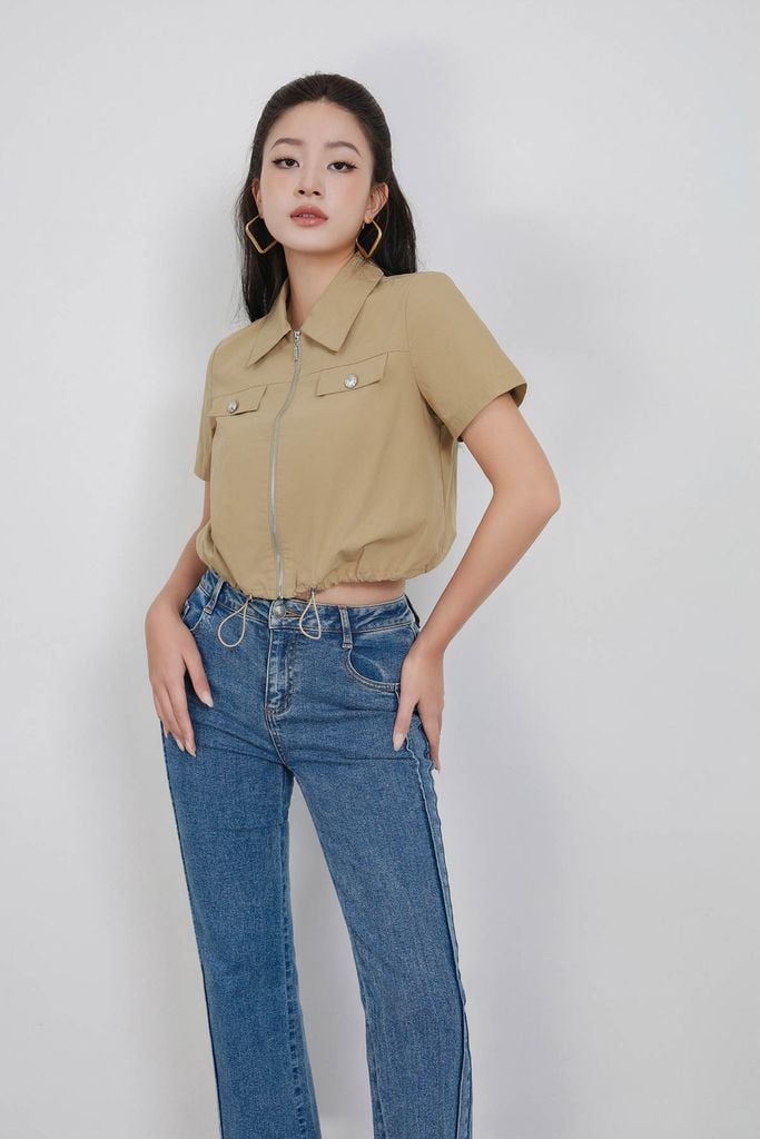 BAK33445 - Áo kiểu công sở vải thô kate dáng croptop cổ đức liền khoá kim loại thời trang gấu áo phối dây rút tạo kiểu - PANTIO