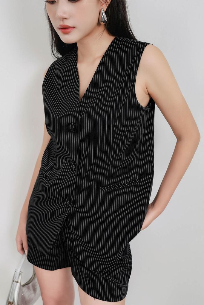 BQN33451 - Quần short vải thô kẻ dáng suông ống quần phối ly bung tạo kiểu khoá thân trước - PANTIO