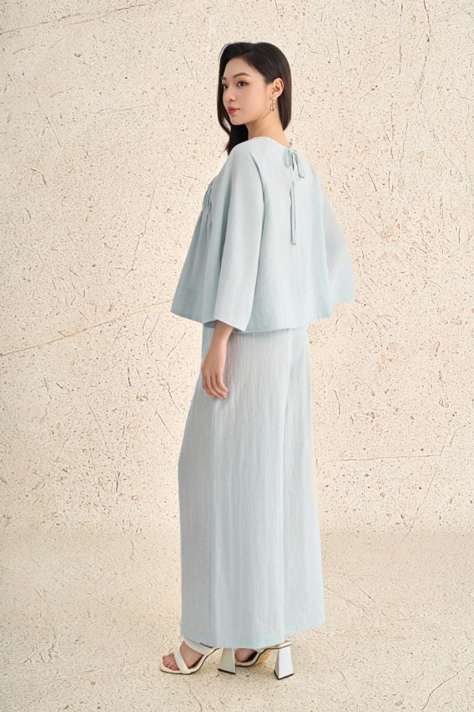 BAK33506 - Áo kiểu dạo phố vải thô mỏng dáng suông cổ tròn tay cánh dơi thân áo đính hoạ tiết thời trang - PANTIO