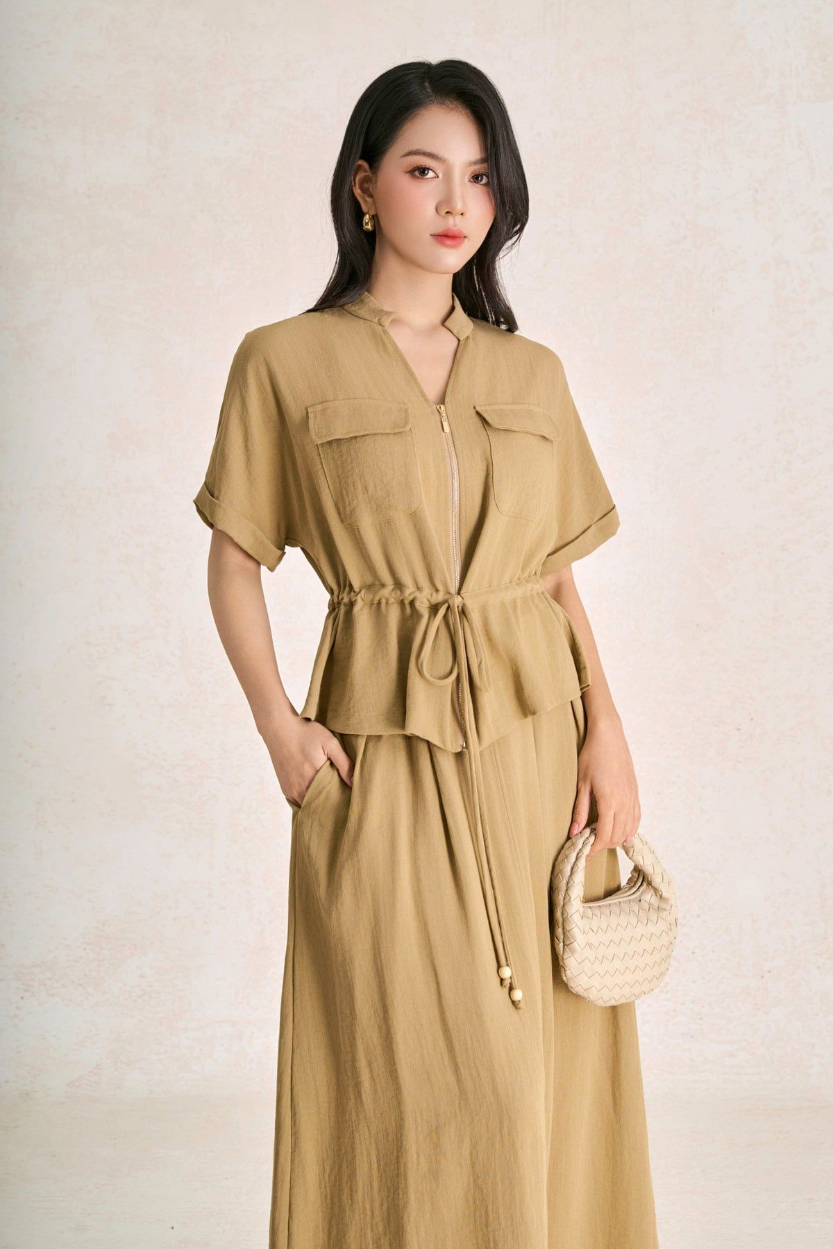 BAK33725 - Áo kiểu dạo phố vải thô đũi dáng suông cổ bẻ thân áo phối dây rút eo tạo kiểu - PANTIO