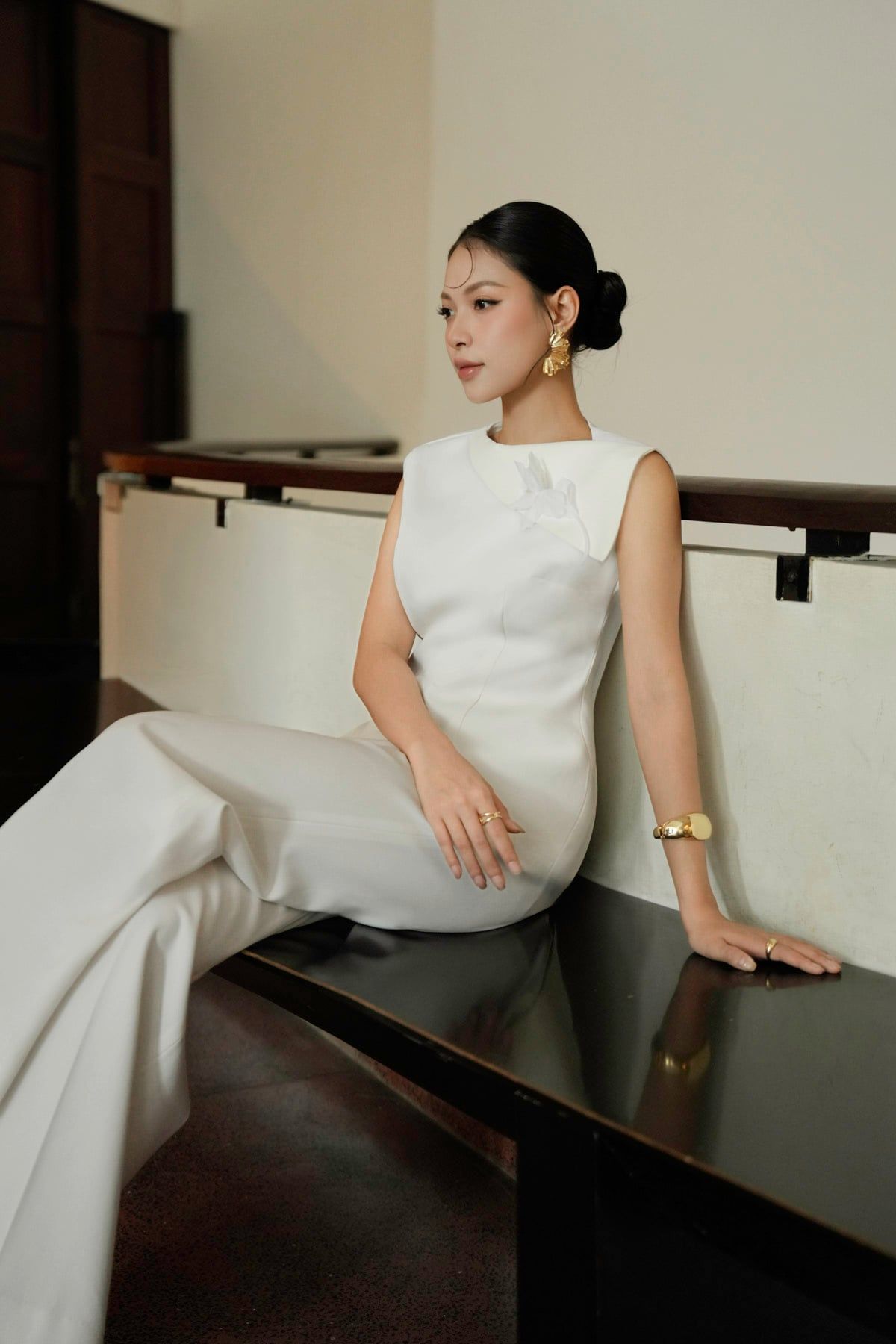 BAK33769 - Áo kiểu công sở vải tuytsi dáng peplum cổ thuyền phối hoa cài tạo kiểu khoá thân sau - PANTIO