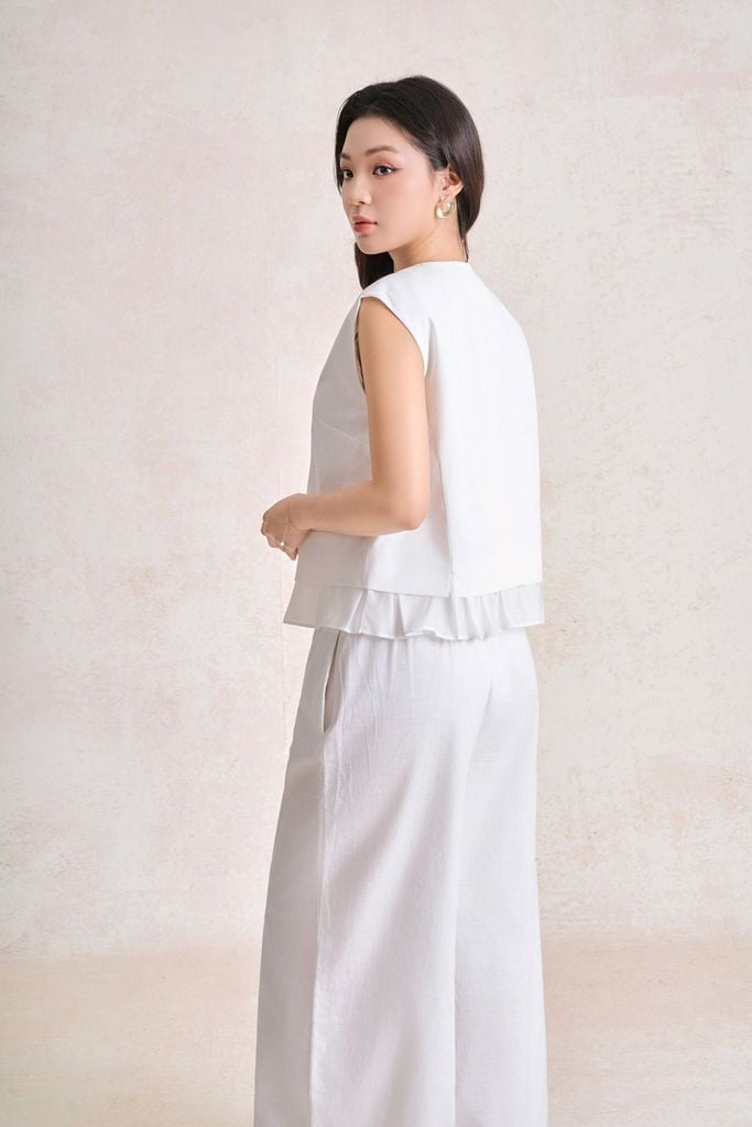 BAK33772 - Áo kiểu dạo phố vải linen dáng suông cổ tròn tay chờm thân áo đính khuy sừng gấu áo phối viền bèo tạo kiểu - PANTIO