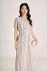 BAK33776 - Áo sơ mi kiểu công sở vải linen dáng peplum cổ xẻ V tay cộc thân áo đính khuy đá tạo kiểu - PANTIO