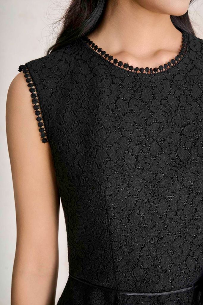 BAK33800 - Áo kiểu dạo phố vải ren lưới dáng peplum cổ tròn tay chờm thân áo phối dây hoa tạo kiểu khoá thân sau - PANTIO