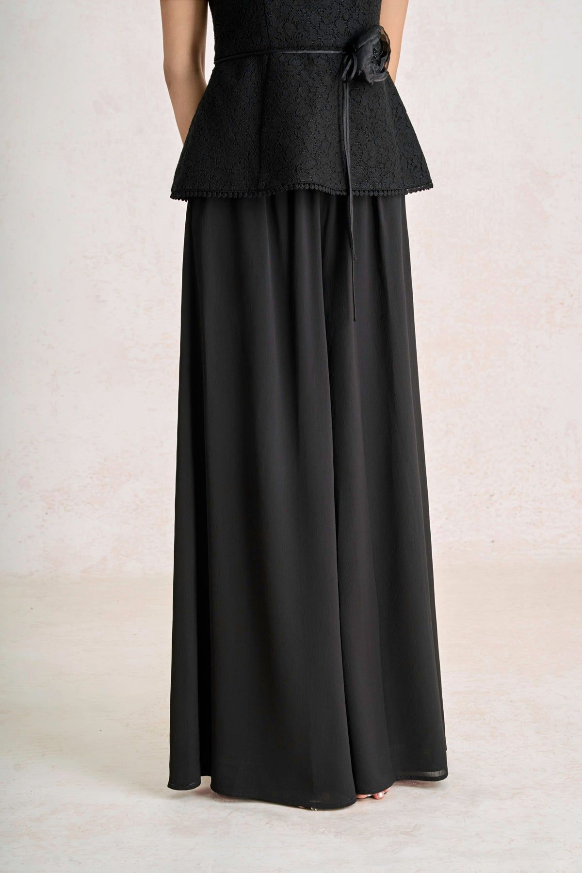 BAK33800 - Áo kiểu dạo phố vải ren lưới dáng peplum cổ tròn tay chờm thân áo phối dây hoa tạo kiểu khoá thân sau - PANTIO