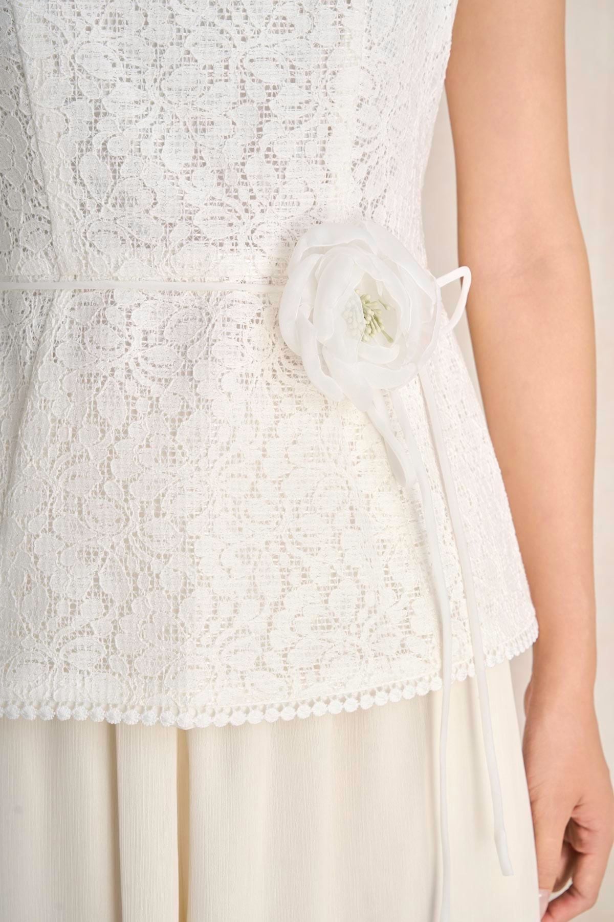 BAK33800 - Áo kiểu dạo phố vải ren lưới dáng peplum cổ tròn tay chờm thân áo phối dây hoa tạo kiểu khoá thân sau - PANTIO