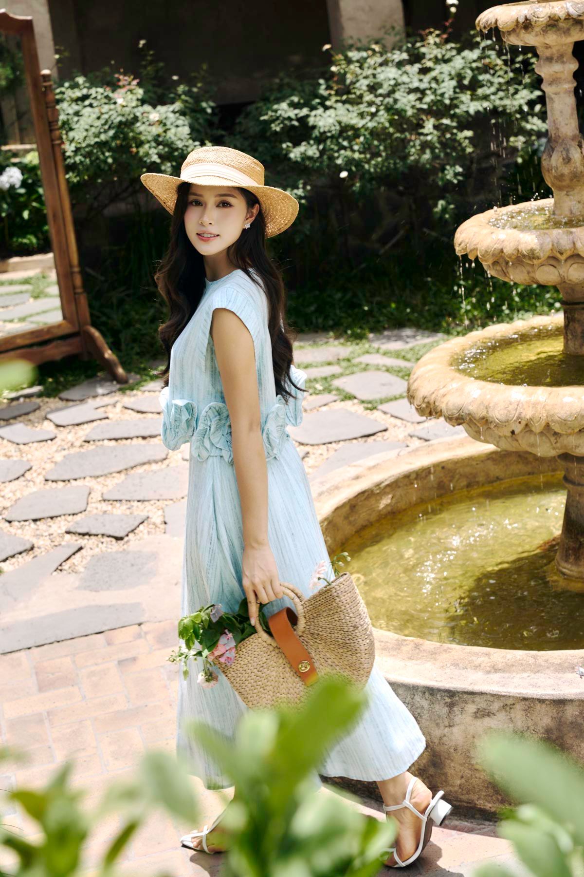 BAK33812 - Áo kiểu dạo phố vải linen dáng ngắn cổ tròn gấu áo phối viền bèo tạo kiểu - PANTIO