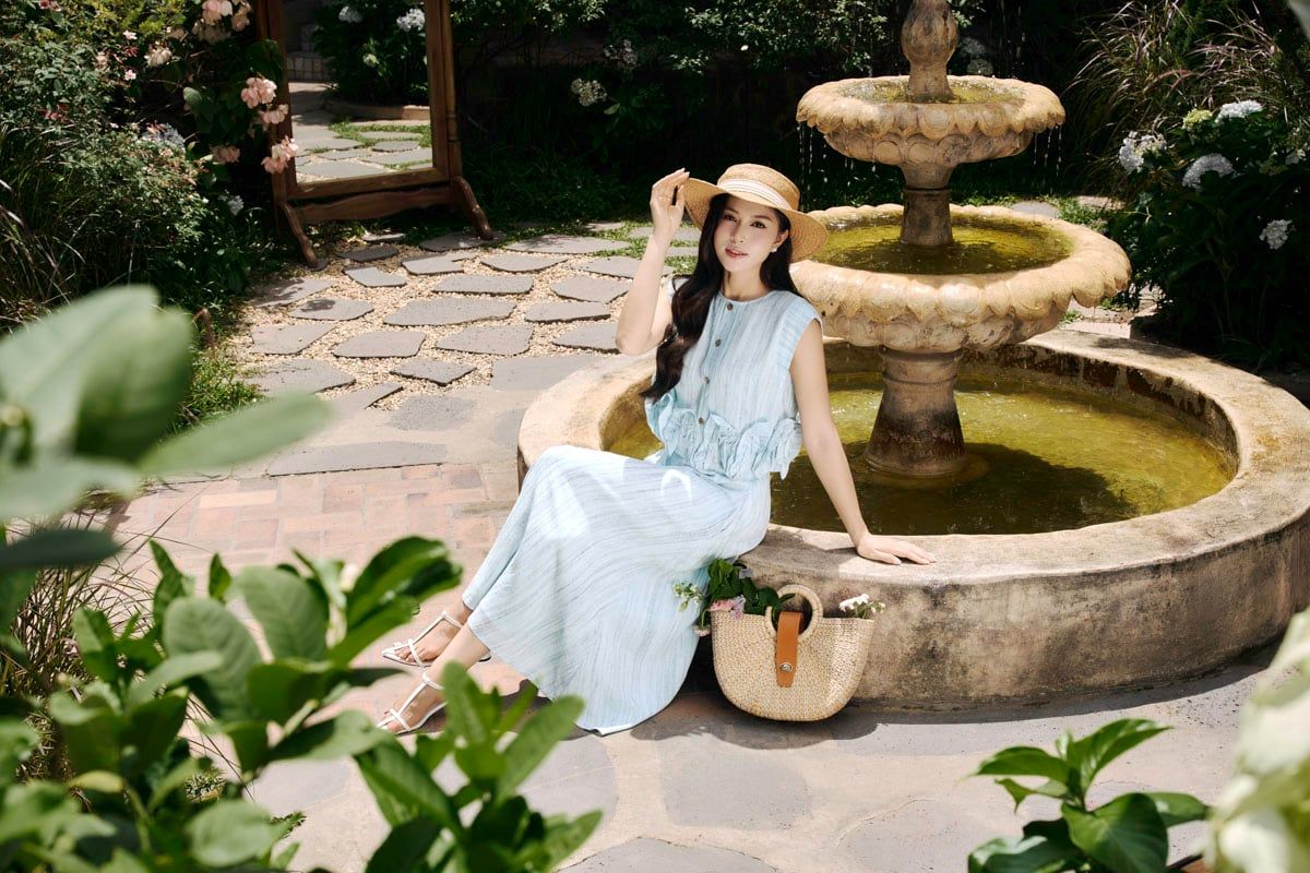 BAK33812 - Áo kiểu dạo phố vải linen dáng ngắn cổ tròn gấu áo phối viền bèo tạo kiểu - PANTIO