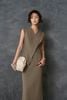 BAK33822 - Áo kiểu công sở vải thô dáng suông cổ tròn chờm thân áo phối vạt lệch đính khuy kim loại - PANTIO