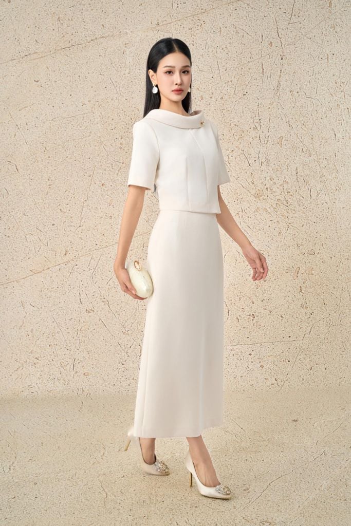 BAK73552 - Áo kiểu công sở vải thô dáng lửng cổ phối vạt cách điệu đính đá thời trang khoá thân sau - PANTIO