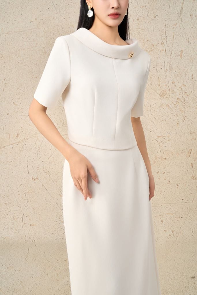 BAK73552 - Áo kiểu công sở vải thô dáng lửng cổ phối vạt cách điệu đính đá thời trang khoá thân sau - PANTIO