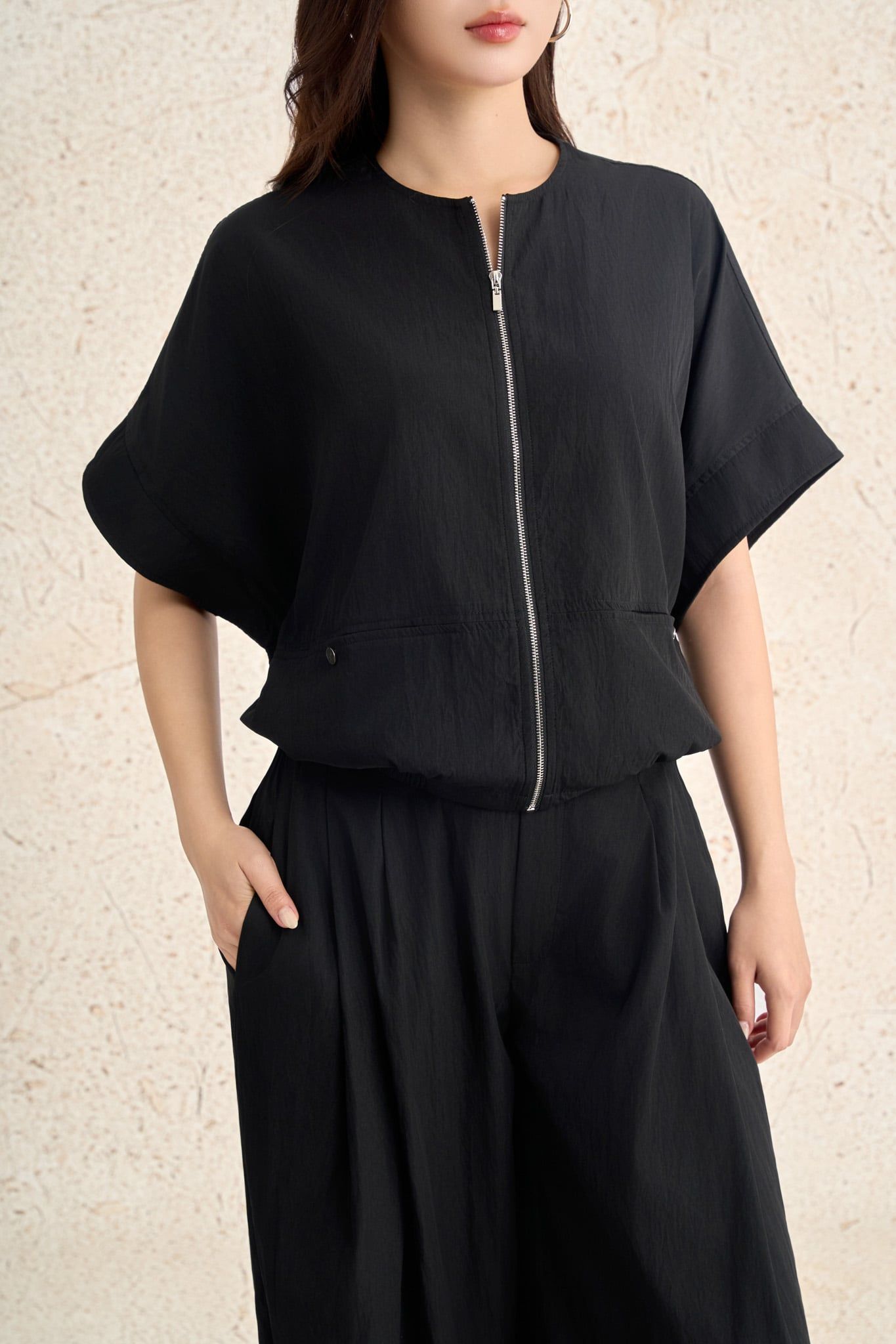 BAK73635 - Áo kiểu dạo phố vải thô mỏng dáng suông cổ tròn phối khuy kim loại tạo kiểu tay áo cách điệu thời trang - PANTIO