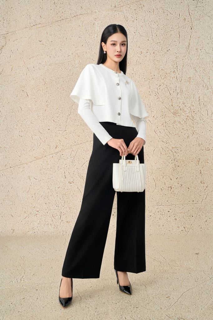 BAK93537 - Áo kiểu công sở vải cotton dáng lửng cổ tròn tay ôm thân áo cách điệu thời trang kèm cài áo sang trọng - PANTIO