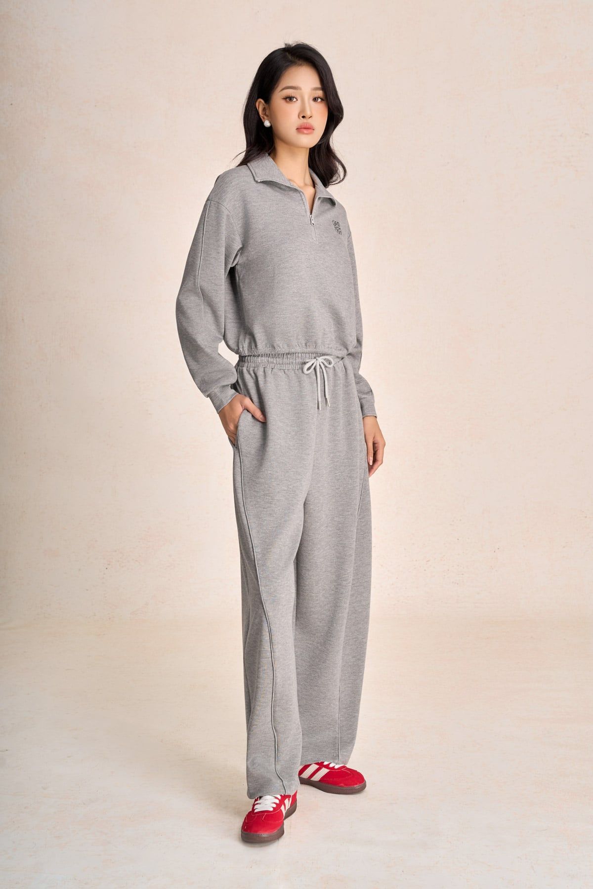 BAK93599 - Áo kiểu dạo phố vải cotton dáng ngắn cổ bẻ tay dài gấu áo bo chun tạo kiểu - PANTIO