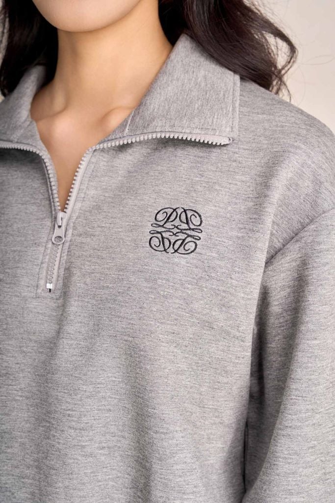 BAK93599 - Áo kiểu dạo phố vải cotton dáng ngắn cổ bẻ tay dài gấu áo bo chun tạo kiểu - PANTIO