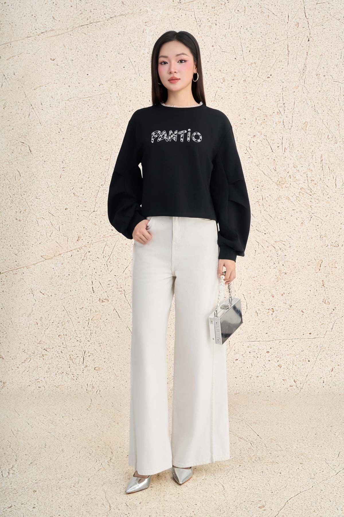 BAK93643 - Áo kiểu dạo phố vải cotton dáng ngắn cổ tròn phối ren tay ống rộng thân áo in hoạ tiết thời trang - PANTIO