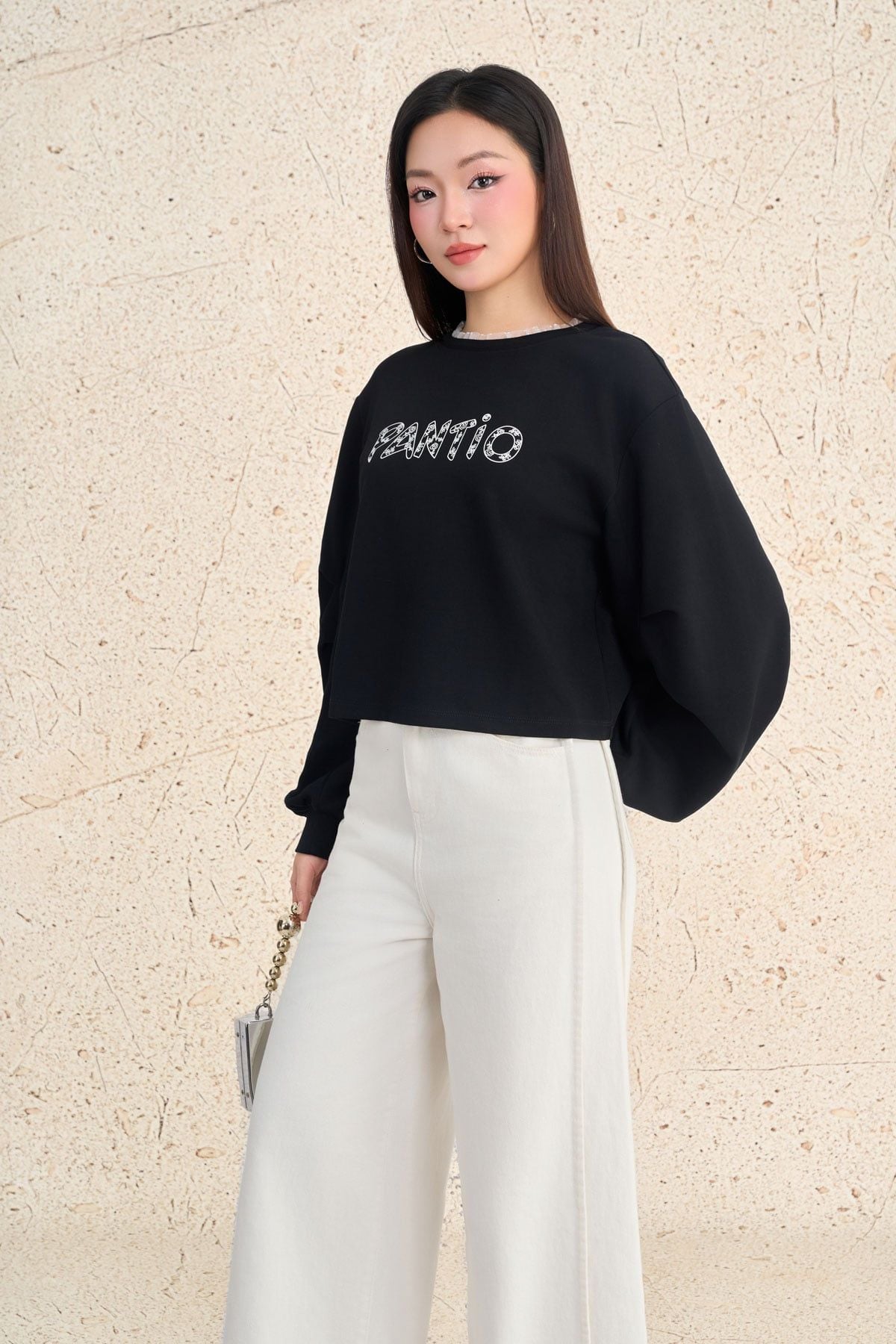 BAK93643 - Áo kiểu dạo phố vải cotton dáng ngắn cổ tròn phối ren tay ống rộng thân áo in hoạ tiết thời trang - PANTIO