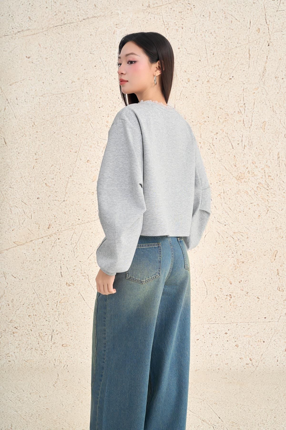 BAK93643 - Áo kiểu dạo phố vải cotton dáng ngắn cổ tròn phối ren tay ống rộng thân áo in hoạ tiết thời trang - PANTIO